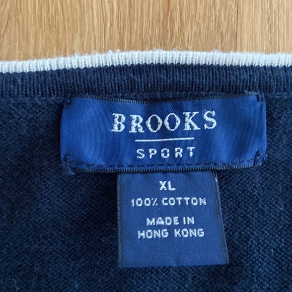 Brooks Brothers Sport V Neck Vest - Picture 5 of 6